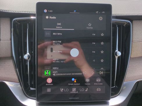 New 2026 Volvo XC90 B6 Plus w/ Protection Package Premier image 12