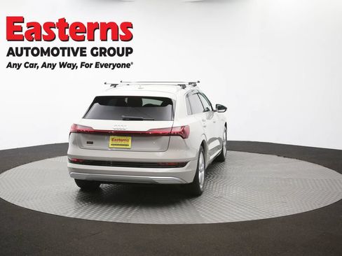 Used 2019 Audi e-tron Prestige w/ Prestige Package AWD/4WD image 37