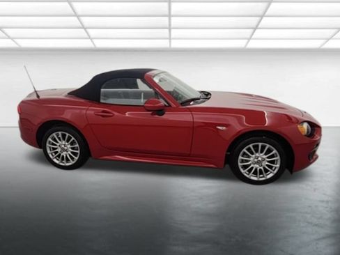 Used 2018 FIAT 124 Spider Classica RWD image 9