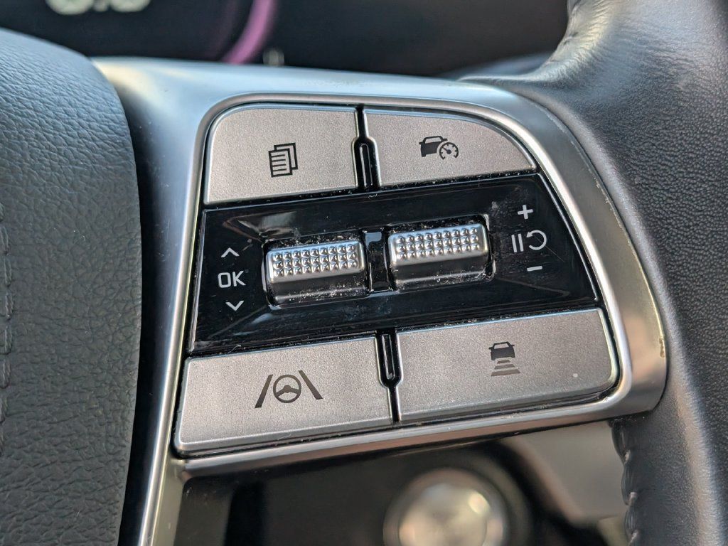 Certified 2024 Kia Telluride EX w/ EX Captain's Chair Package FWD image 23
