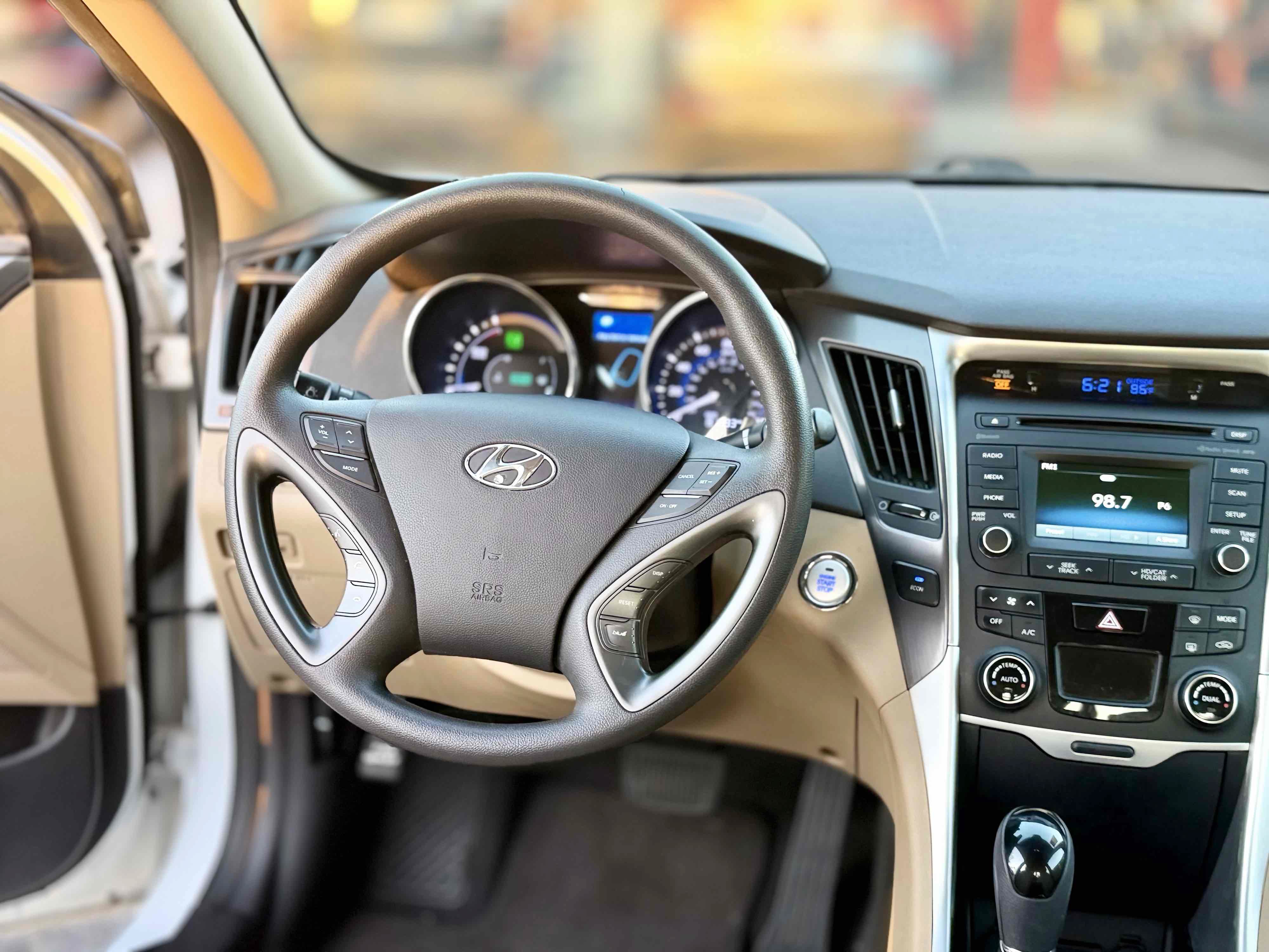 Used 2015 Hyundai Sonata Hybrid FWD image 13