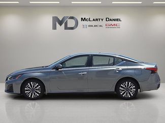 Used 2023 Nissan Altima 2.5 SV w/ SV Premium Package FWD video 2