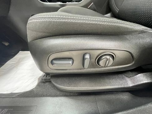 Used 2022 GMC Terrain SLE w/ Driver Convenience Package AWD/4WD image 15