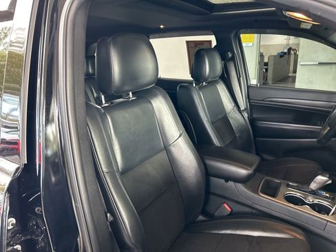 Used 2019 Jeep Grand Cherokee Altitude image 22