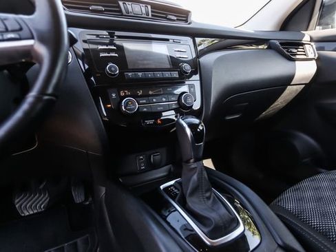Used 2017 Nissan Rogue Sport SV w/ SV All-Weather Package AWD/4WD image 23