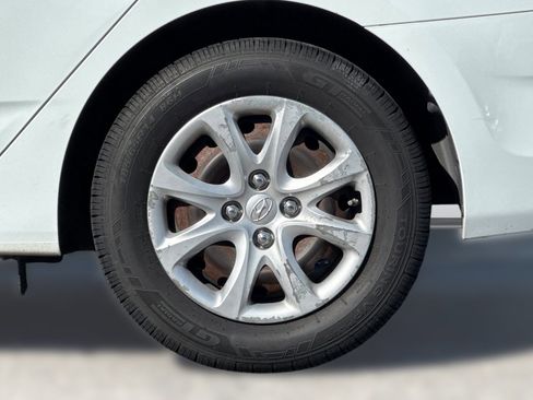 Used 2014 Hyundai Accent GLS image 11