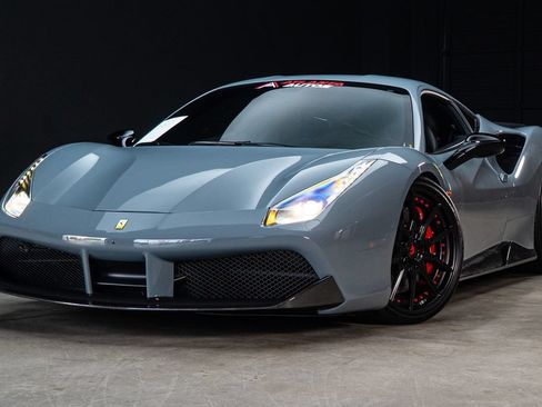 Used 2016 Ferrari 488 GTB RWD image 2