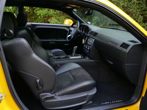 Used 2010 Dodge Challenger SRT8 w/ SRT Option Group II RWD image 31