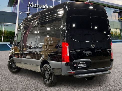 Used 2025 Mercedes-Benz Sprinter 2500 image 2