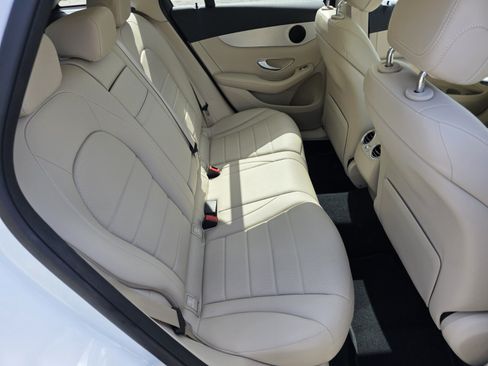 Used 2022 Mercedes-Benz GLC 300 4MATIC image 5