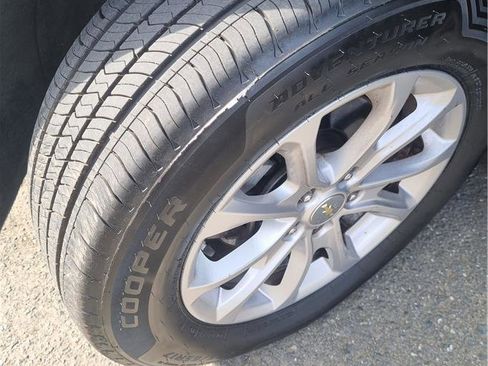 Used 2019 Chevrolet Equinox LS FWD image 18