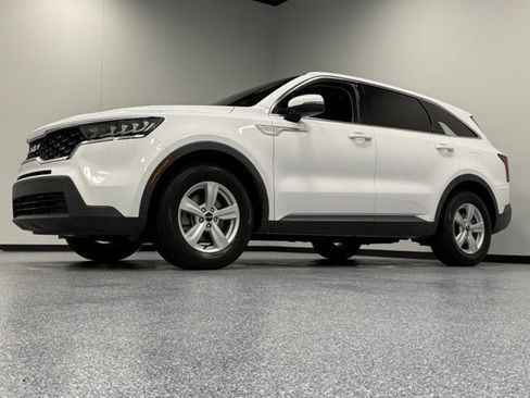 Used 2022 Kia Sorento LX FWD image 5