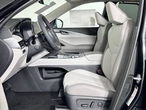 Certified 2026 INFINITI QX60 Luxe w/ Cargo Package image 14