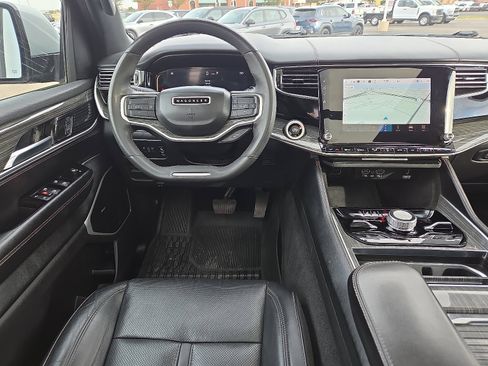 Used 2022 Jeep Wagoneer Series III w/ Premium Group I AWD/4WD image 10