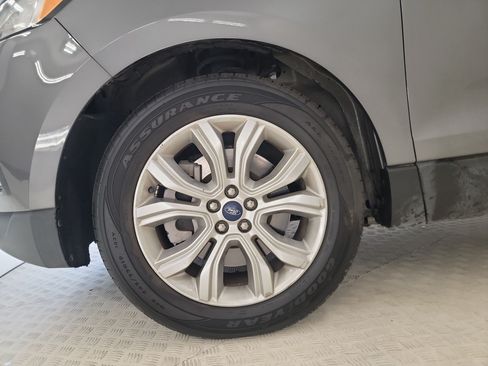 Used 2022 Ford Edge Titanium AWD/4WD image 9