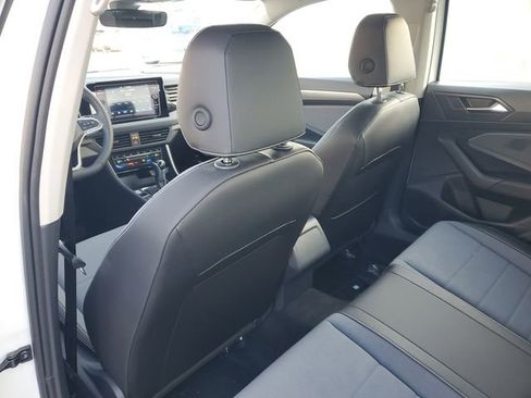 New 2026 Volkswagen Jetta SE FWD image 9