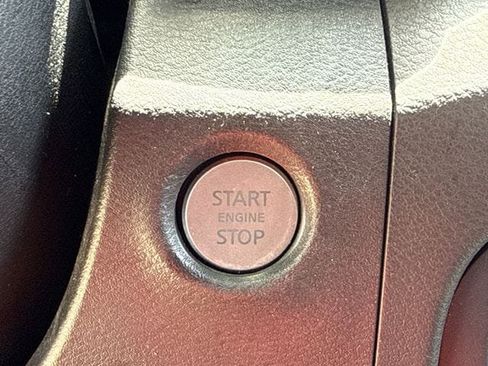 Used 2022 Nissan Frontier SV RWD image 21