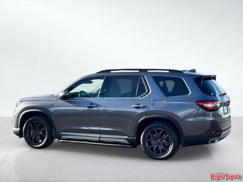 Used 2024 Honda Pilot Touring image 4