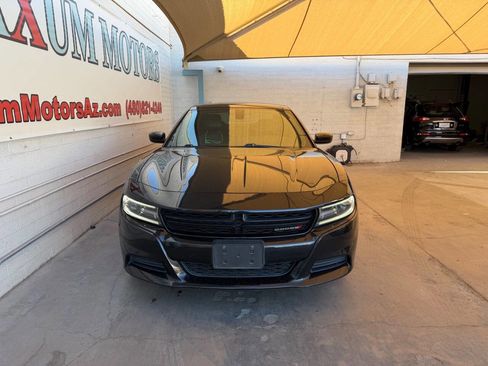 Used 2019 Dodge Charger SXT w/ Blacktop Package image 3