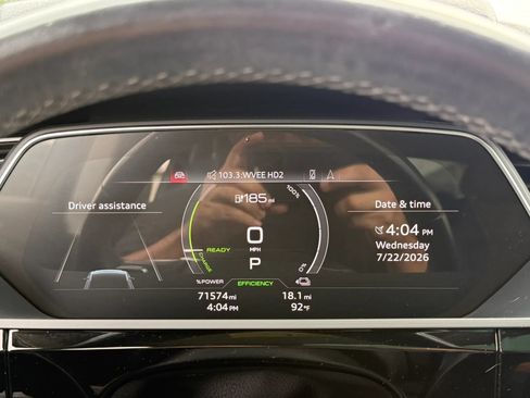Used 2022 Audi e-tron Premium AWD/4WD image 17
