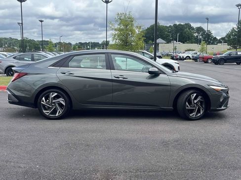 Certified 2024 Hyundai Elantra SEL w/ Convenience Package FWD image 2