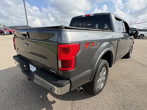 Used 2019 Ford F150 Lariat w/ Equipment Group 502A Luxury AWD/4WD image 4