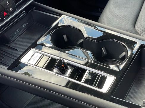 Certified 2025 Volkswagen Atlas SE w/ Black Wheel Package image 21