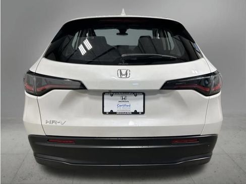 Certified 2024 Honda HR-V LX image 5