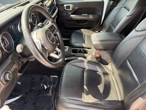 Used 2020 Jeep Wrangler Unlimited Sahara image 5