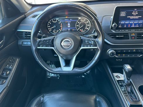 Used 2021 Nissan Altima 2.5 SR w/ SR Premium Package image 17