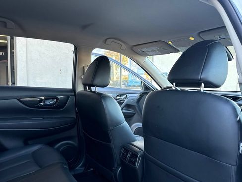 Used 2017 Nissan Rogue SL FWD image 15
