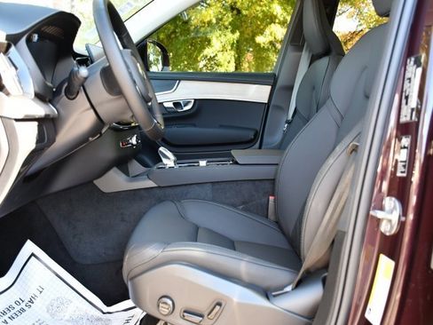 New 2026 Volvo XC90 B5 Core w/ Protection Package Premier image 12