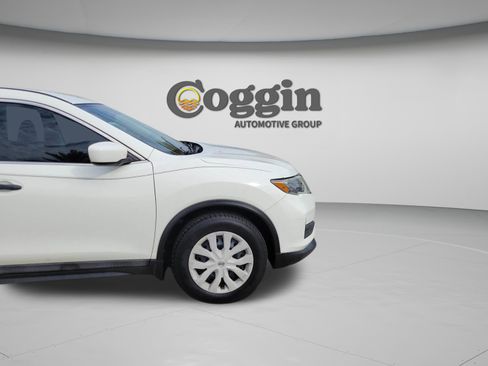 Used 2018 Nissan Rogue S FWD image 32