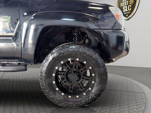 Used 2015 Toyota Tacoma 4x4 Double Cab w/ TRD Sport Package image 27