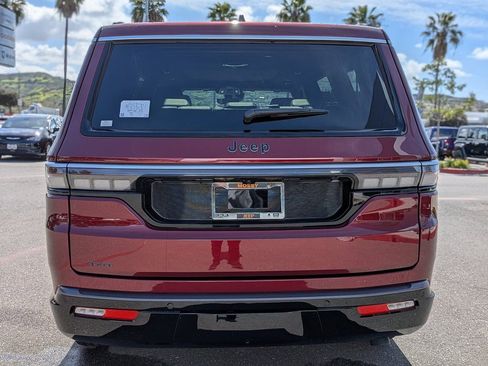 New 2026 Jeep Grand Wagoneer 4WD w/ Premium Group I image 4