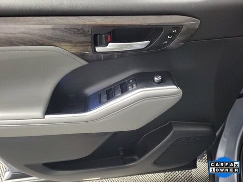 Used 2021 Toyota Highlander Platinum image 13