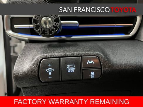 Used 2023 Hyundai Elantra Limited image 35