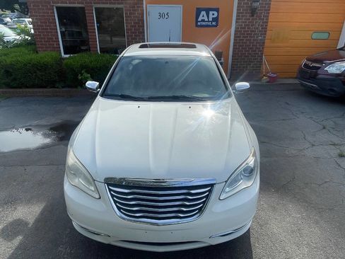 Used 2011 Chrysler 200 Limited image 5