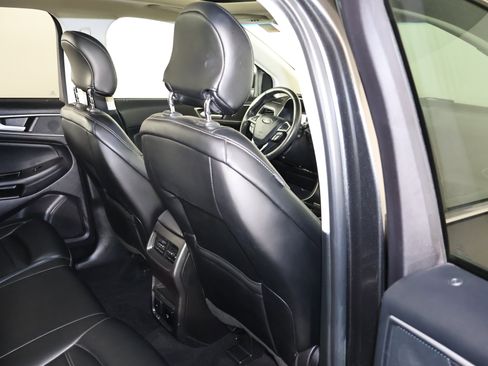 Used 2019 Ford Edge SEL w/ Equipment Group 201A image 42