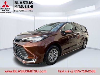 Used 2022 Toyota Sienna XLE