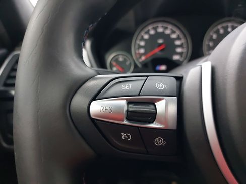 Used 2018 BMW M3 RWD image 18