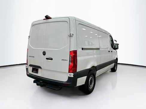 Used 2025 Mercedes-Benz Sprinter 2500 image 8