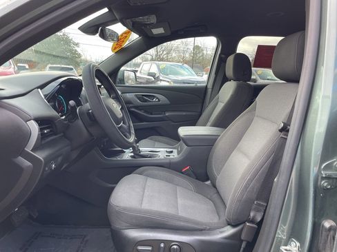 Used 2023 Chevrolet Traverse LT image 4