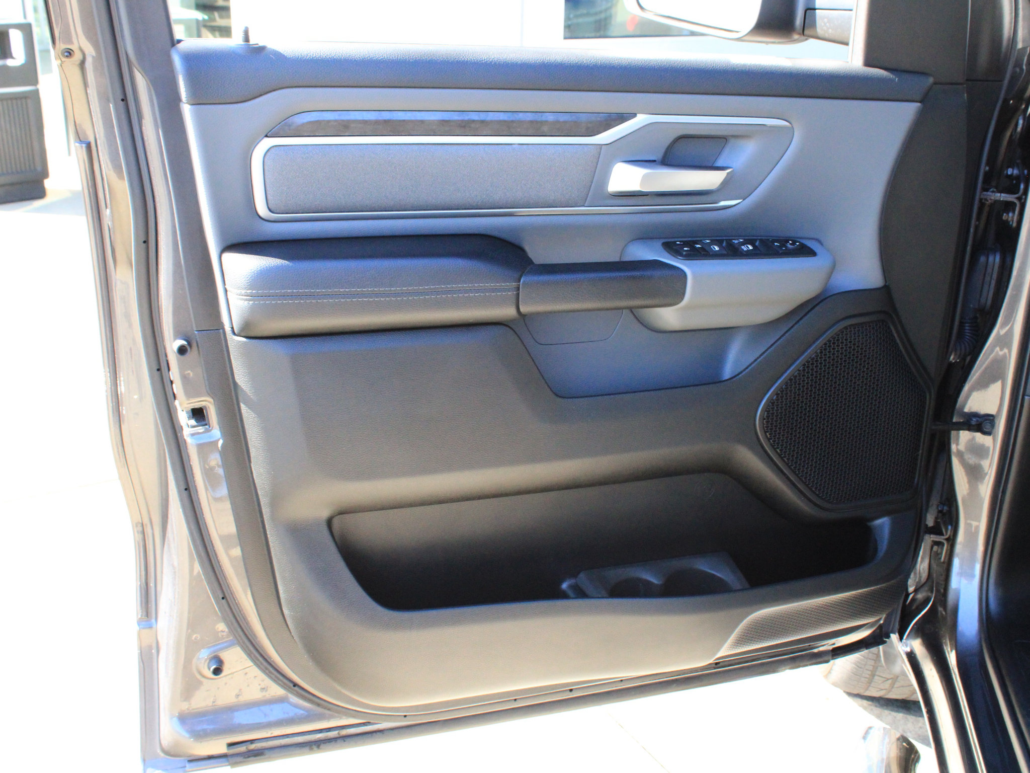 Used 2020 RAM 1500 Big Horn AWD/4WD image 9