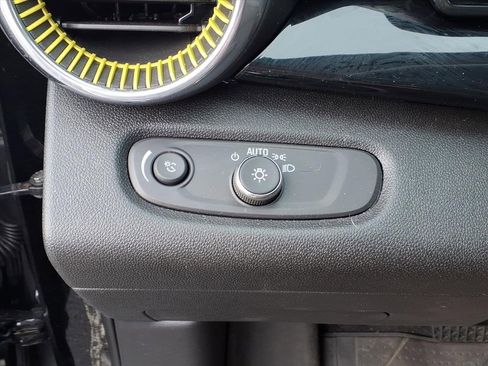 Used 2024 Chevrolet Trax ACTIV w/ Sunroof Package image 19