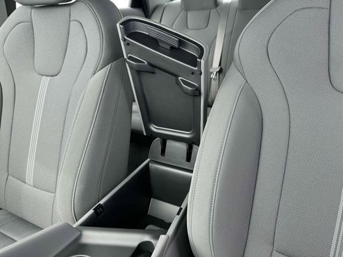 New 2025 Hyundai Elantra SE image 18