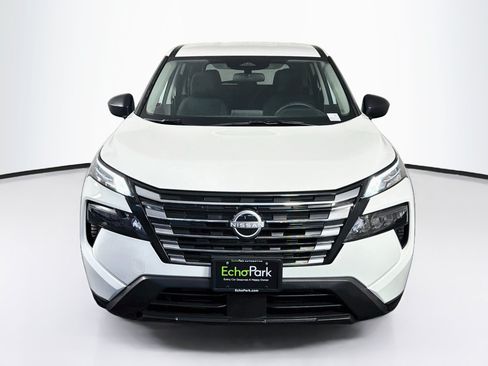 Used 2026 Nissan Rogue S FWD image 2