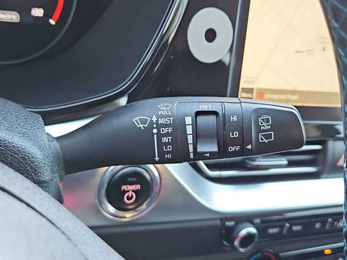 Used 2022 Kia Niro EX Premium image 28