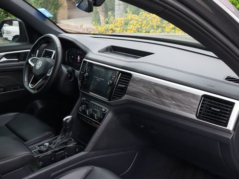 Used 2022 Volkswagen Atlas Cross Sport SE AWD/4WD image 43