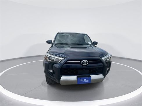 Used 2022 Toyota 4Runner TRD Off-Road Premium image 3